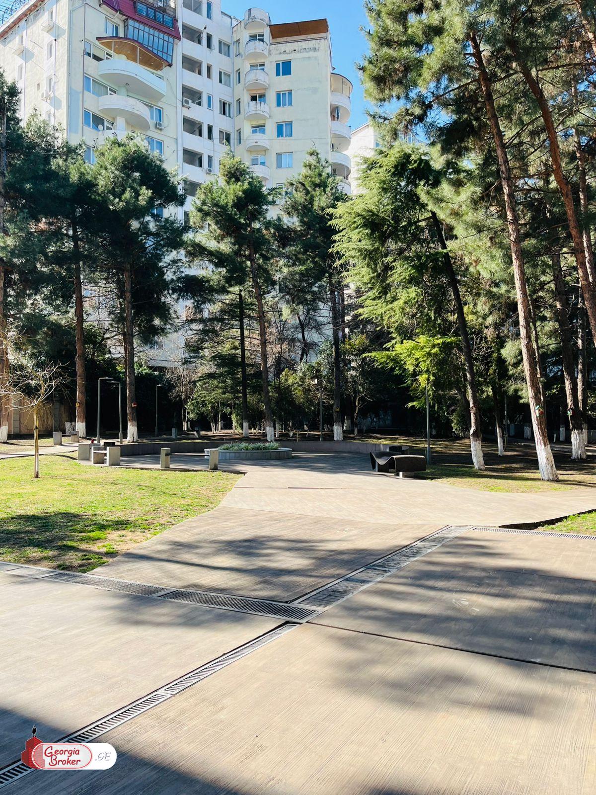 იყიდება ახალი გარემონტებული 3 ოთახიანი ბინა ვაკეში